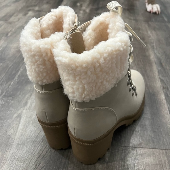 Brand new never worn Pink Lily fur lined healed booties - Picture 4 of 7